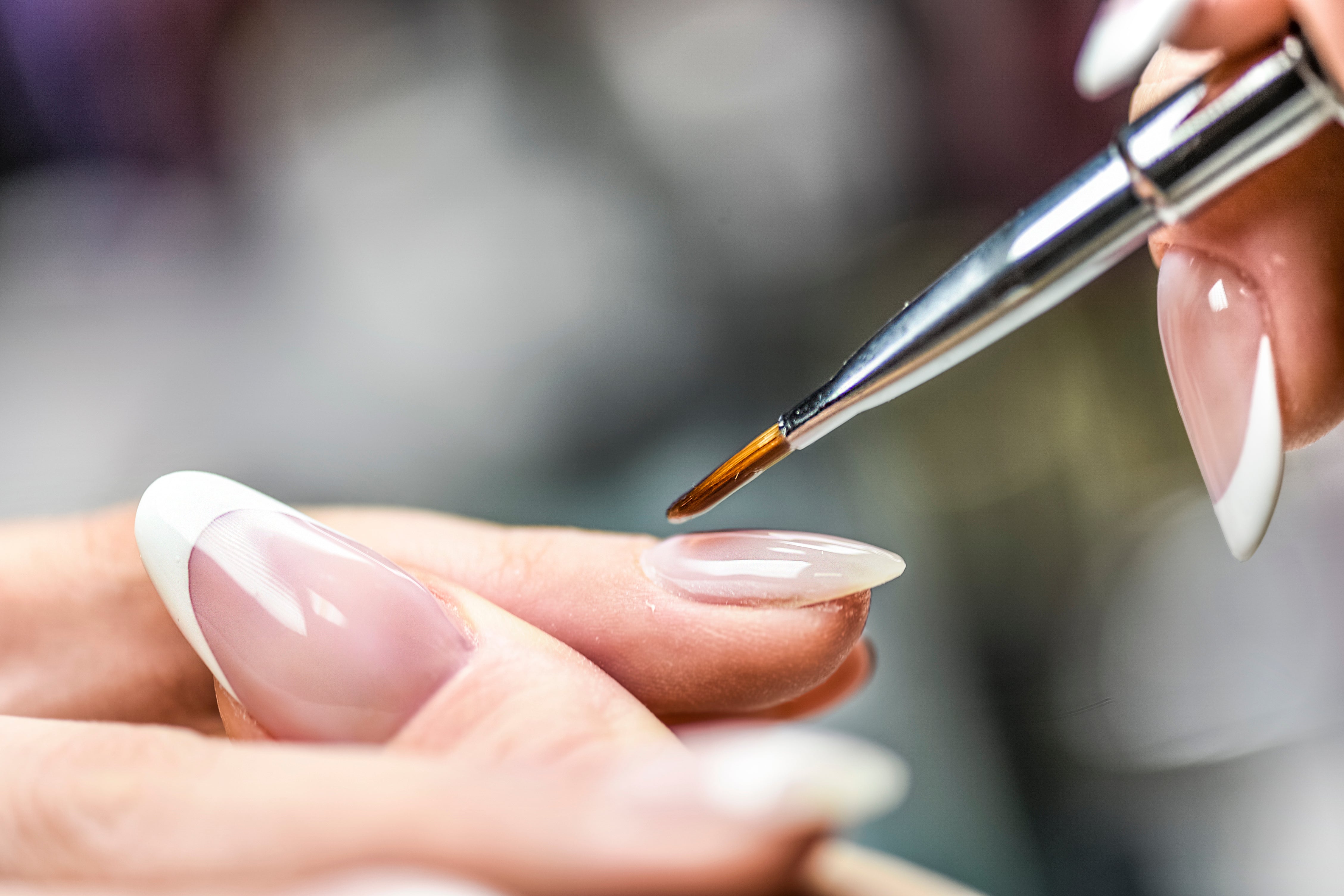 🧼 Comment bien préparer ses ongles avant une pose de gel ?